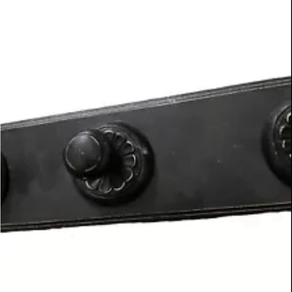 Black 3 Knob Wall Hanger - Picture 4 of 9